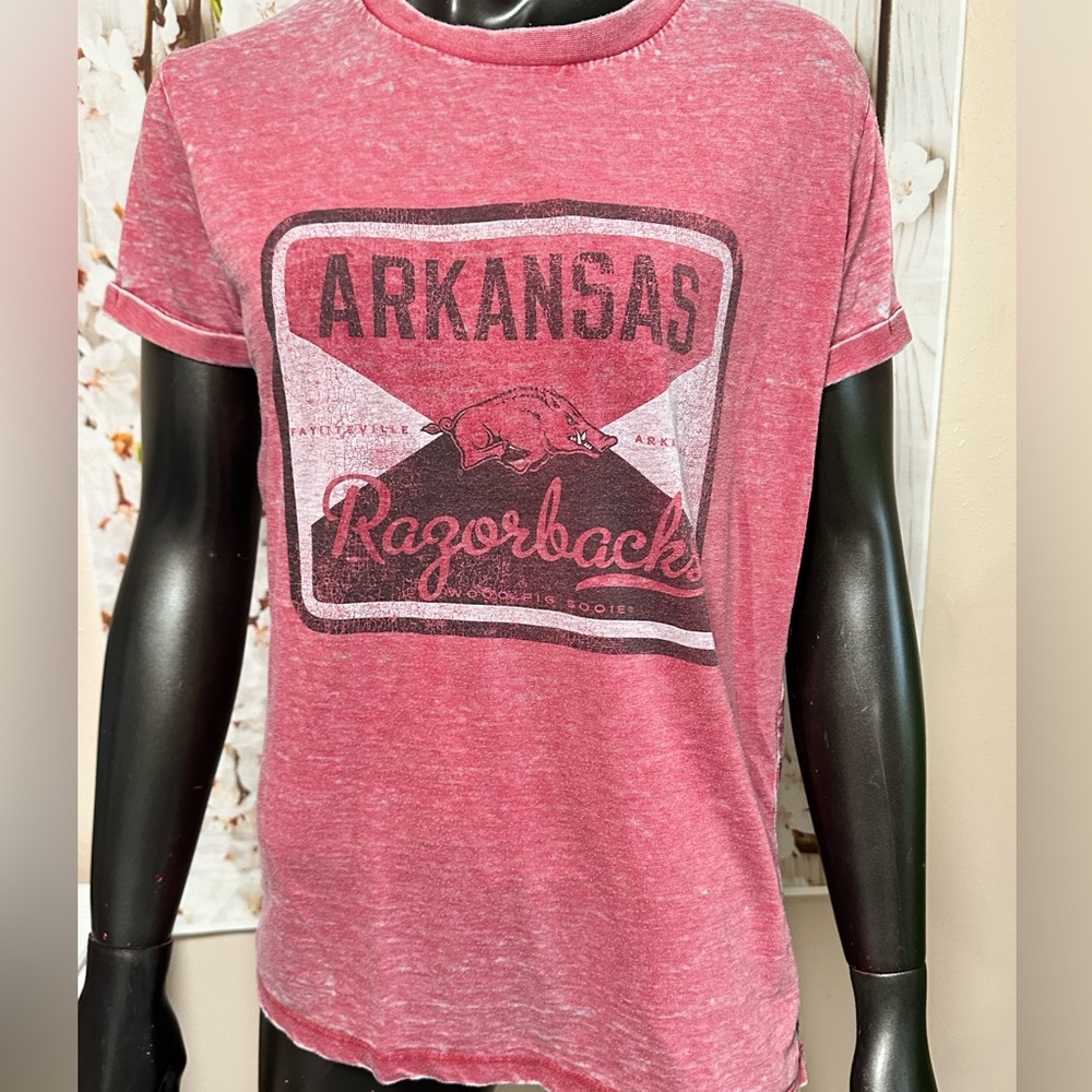#0314 Arkansas Razorbacks Light Weight Shirt Small